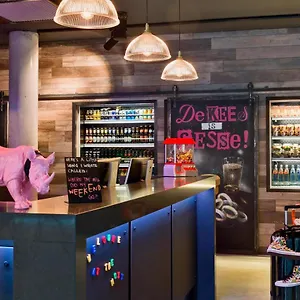 Hotel Moxy Frankfurt East, Francfort-sur-le-Main