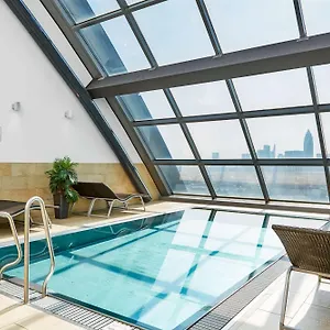 4* מלון Radisson Blu Frankfurt